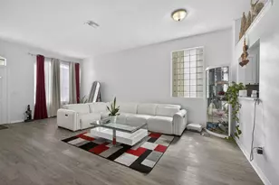 765 Lake Wellington Dr, Wellington, FL 33414 - Photo 9