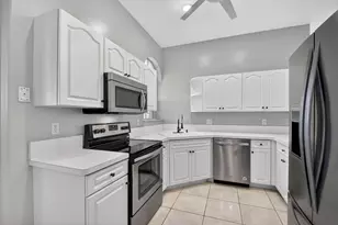 6179 Bear Creek Ct, Lake Worth, FL 33467 - Photo 9