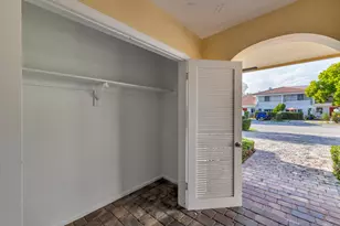 900 NE 4th St, Boca Raton, FL 33432 - Photo 35