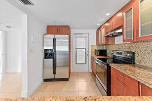 2851 S Palm Aire Dr, Pompano Beach, FL 33069 - Photo 5