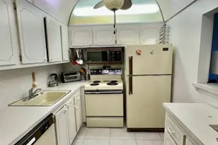30 Suffolk A, Boca Raton, FL 33434 - Photo 3