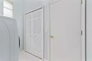 435 SW Jefferson Cir, Port Saint Lucie, FL 34986 - Photo 35