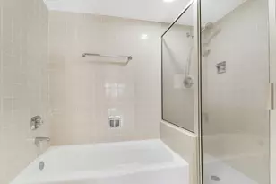 122 Bay Colony Dr N, Juno Beach, FL 33408 - Photo 9