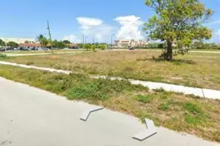 84 SW 1st Ct, Deerfield Beach, FL 33441 - Photo 3