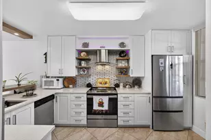 3716 Whitehall Dr, West Palm Beach, FL 33401 - Photo 5