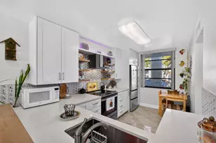 3716 Whitehall Dr, West Palm Beach, FL 33401 - Photo 15