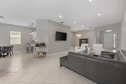 104 NW Willow Grove Avenue, Port Saint Lucie, FL 34986 - Photo 11