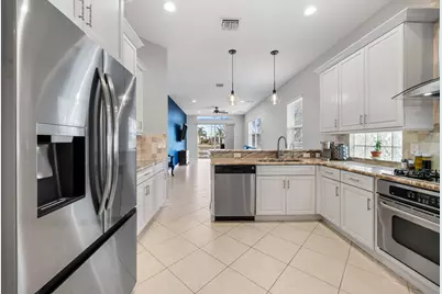 104 NW Willow Grove Avenue, Port Saint Lucie, FL 34986 - Photo 5