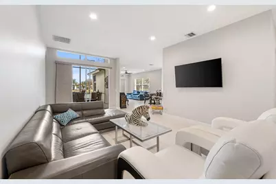 104 NW Willow Grove Avenue, Port Saint Lucie, FL 34986 - Photo 9