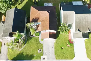 5885 Northpointe Ln, Boynton Beach, FL 33437 - Photo 25