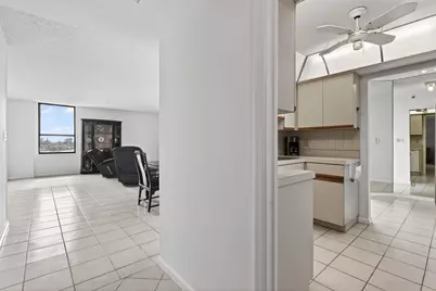 176 Helios Drive #401, Jupiter, FL 33477 - Photo 15