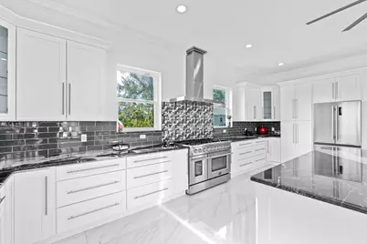 7833 Sabal Lake Drive, Port Saint Lucie, FL 34986 - Photo 5