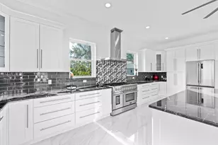 7833 Sabal Lake Dr, Port Saint Lucie, FL 34986 - Photo 5