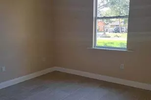 301 SE Bayview Terrace, Port Saint Lucie, FL 34983 - Photo 5