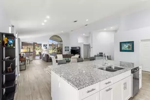 12902 Touchstone Pl, Palm Beach Gardens, FL 33418 - Photo 11