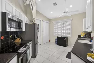 9146 Bay Point Cir, West Palm Beach, FL 33411 - Photo 13
