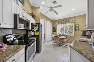 9146 Bay Point Cir, West Palm Beach, FL 33411 - Photo 9