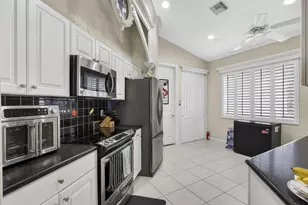 9146 Bay Point Cir, West Palm Beach, FL 33411 - Photo 15