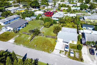 1073 Florence Road, Lake Worth, FL 33462 - Photo 5