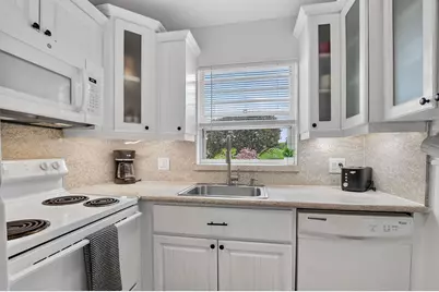 477 Tilford V, Deerfield Beach, FL 33442 - Photo 9