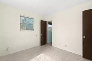 110 SW 12th Ave, South Bay, FL 33493 - Photo 21