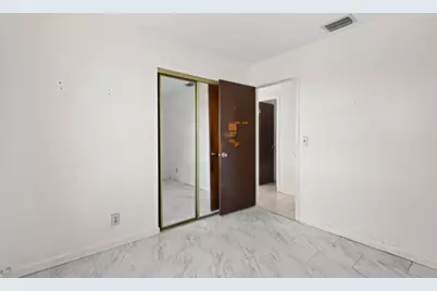 110 SW 12th Avenue, South Bay, FL 33493 - Photo 15