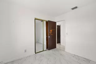 110 SW 12th Ave, South Bay, FL 33493 - Photo 15