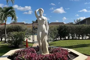 600 Village Green Ct, Lake Worth Beach, FL 33461 - Photo 9