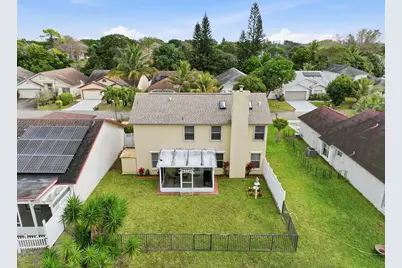 2805 Foxhall Drive E, West Palm Beach, FL 33417 - Photo 29