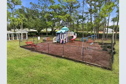 2805 Foxhall Drive E, West Palm Beach, FL 33417 - Photo 35