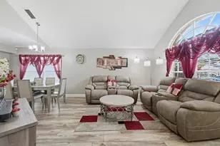 2805 Foxhall Dr E, West Palm Beach, FL 33417 - Photo 11