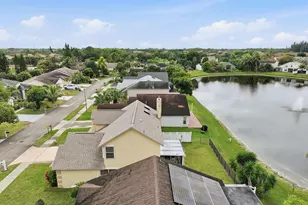 2805 Foxhall Dr E, West Palm Beach, FL 33417 - Photo 39