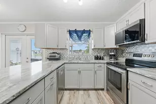 2805 Foxhall Dr E, West Palm Beach, FL 33417 - Photo 5