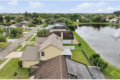 2805 Foxhall Drive E, West Palm Beach, FL 33417 - Photo 39