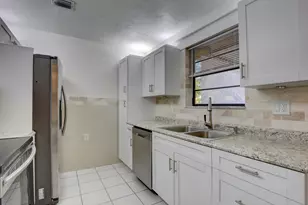 12449 Westhampton Cir, Wellington, FL 33414 - Photo 3