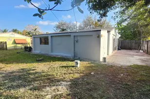 6821 SW 17th St, North Lauderdale, FL 33068 - Photo 15