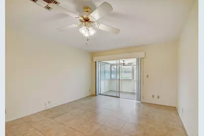 2915 Ashley Drive W #E, West Palm Beach, FL 33415 - Photo 9