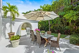 327 Arabian Rd, Palm Beach, FL 33480 - Photo 23