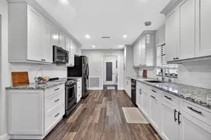 10659 Greentrail Dr S, Boynton Beach, FL 33436 - Photo 11