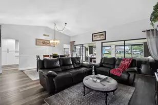 10659 Greentrail Dr S, Boynton Beach, FL 33436 - Photo 5