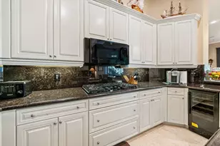 10710 Versailles Blvd, Wellington, FL 33449 - Photo 7