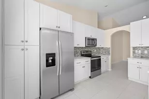 6980 SE Twin Oaks Cir, Stuart, FL 34997 - Photo 5