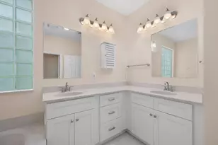 6980 SE Twin Oaks Cir, Stuart, FL 34997 - Photo 23