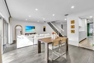 881 NW 81st Way, Plantation, FL 33324 - Photo 11