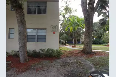 201 Bonnie Boulevard #206, Palm Springs, FL 33461 - Photo 1