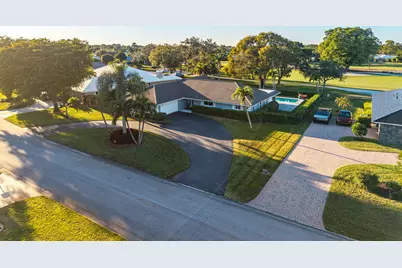 413 S Country Club Drive, Atlantis, FL 33462 - Photo 3