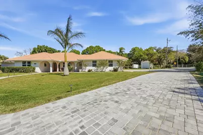 1100 Fleetwood Lane, Fort Pierce, FL 34982 - Photo 3