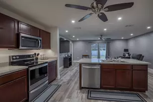 1432 SW Leisure Ln, Port Saint Lucie, FL 34953 - Photo 9