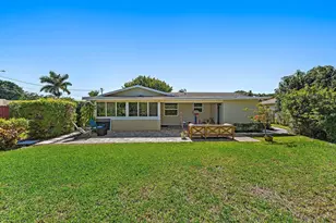 1401 N Lake Ct, West Palm Beach, FL 33406 - Photo 5