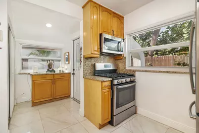 324 Pilgrim Road, West Palm Beach, FL 33405 - Photo 7